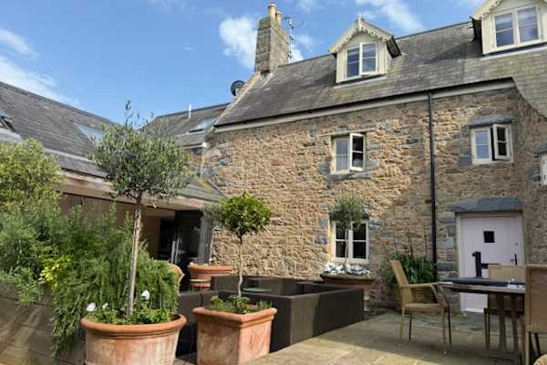 Saint Saviour, Saint Saviour, Guernsey