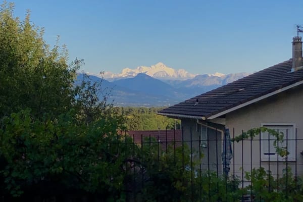 Sauverny, Auvergne-Rhône-Alpes, France